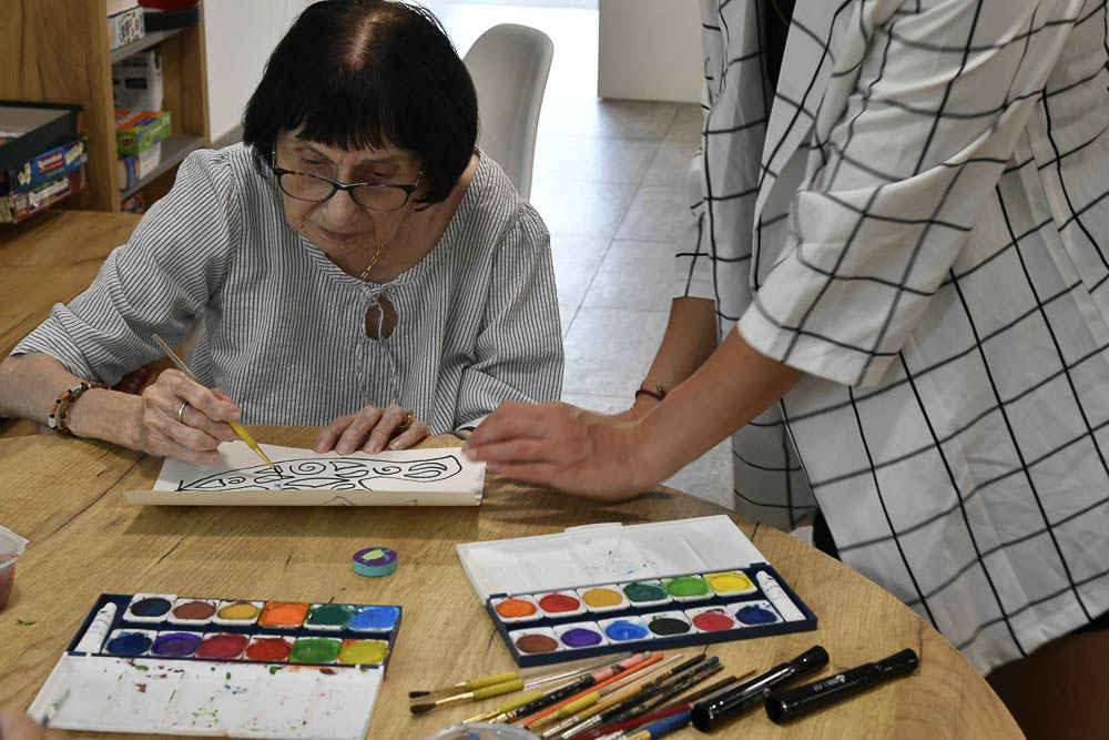 Atelier peinture au Flaugergues Occitalia