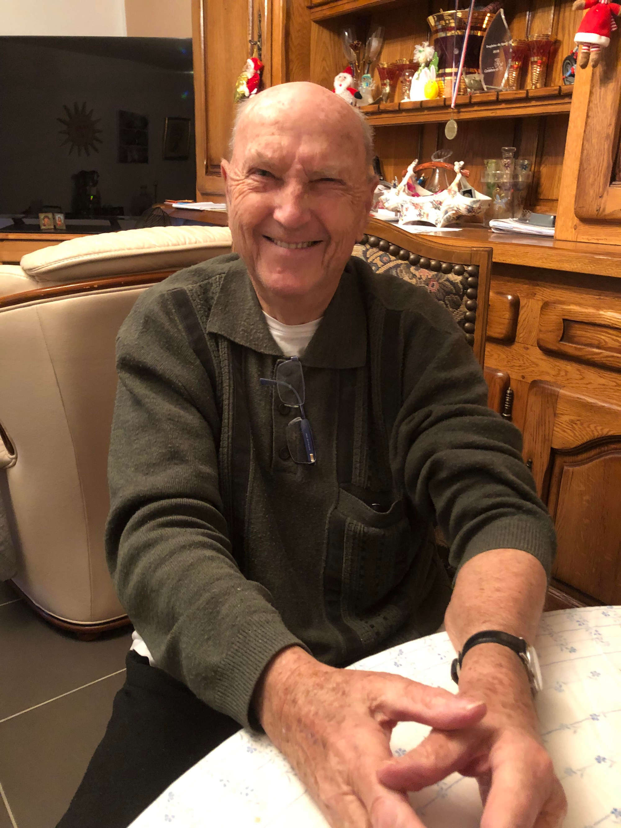 Michel picard tout sourire au Domaine de Maleska, résidence services seniors Occitalia