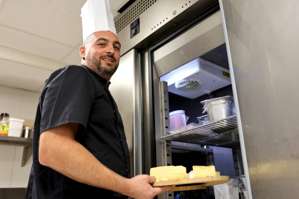 Michaél Bouloc, chef cuisine en résidence services seniors Occitalia