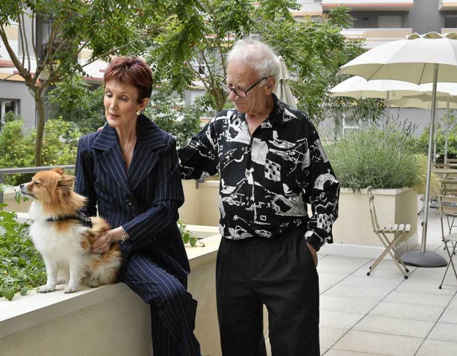 Couple terrasse- L'Apogée - Résidence Seniors Services - Occitalia à Castelnau-le-lez