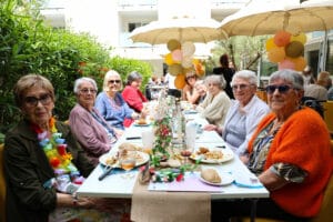 Repas festif dans la résidence seniors Le Flaugergues à Montpellier