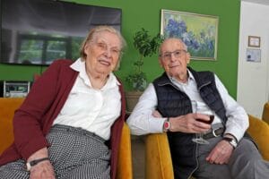 lA R2SIDENCE SENIORS? POUR ROMPRE LA SOLUTION OU POUR VENIR EN COUPLE